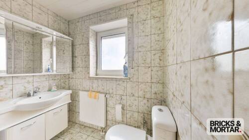 WC - 