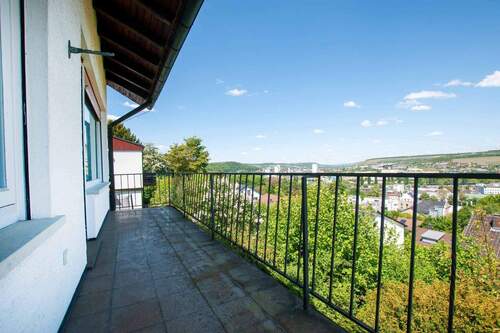 Balkon mit Zugang von Wohn- und Arbeitszimmer - 
