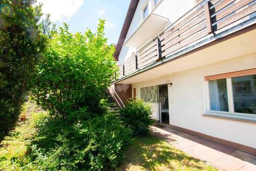 Ostseite mit Zugang zum UG - 