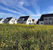 Bezug Ende 2026 ! Doppelhaushälfte mit 414m² Grundstück ! Musterhausbesichtigung vereinbaren ! - Erlangen Büchenbach