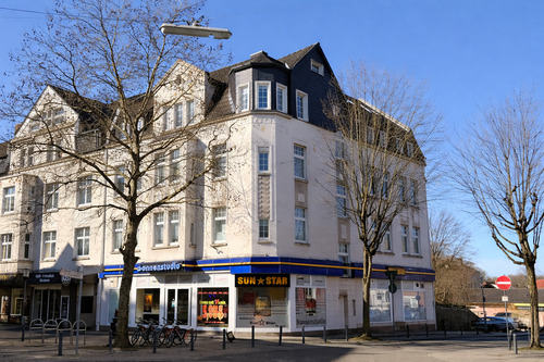 Aussenansicht.png - Mehrfamilienhaus mit großem Entwicklungspotenzial (FAKTOR 14)