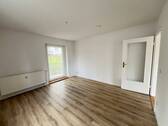 Wohnzimmer Ansicht 2.jpg - 2 Zimmer Etagenwohnung in Chemnitz
