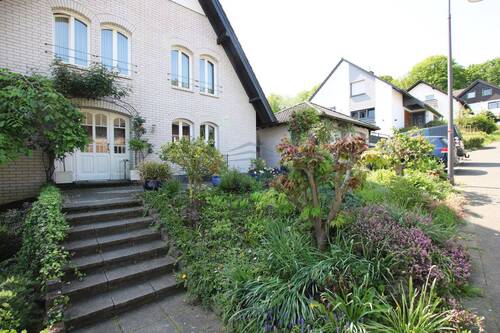 Einganngsbereich-Vorgarten - 