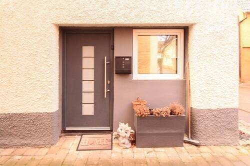 Einliegerwohnung - Einfamilienhaus mit 201,20 m² in Lauffen am Neckar zum Kaufen