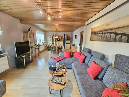 Bild 2 - **Renov. Wohnhaus mit gr. Garage auf herrlich sonnigem Grundstück!!**