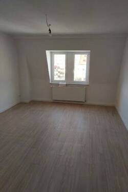 Zimmer 1 - 4 Zimmer Etagenwohnung in Dresden