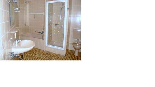 Bad/Dusche - 4 Zimmer Etagenwohnung in Emmendingen