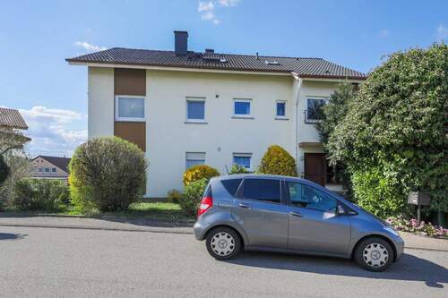 Straßenansicht 21 - 1 Zimmer Mehrfamilienhaus, Wohnhaus in Eisingen