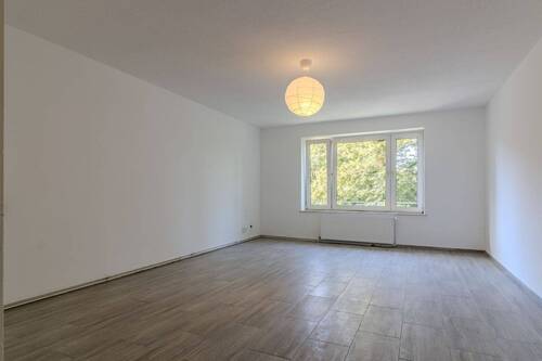 Wohnzimmer - 2 Zimmer Etagenwohnung in Hamburg