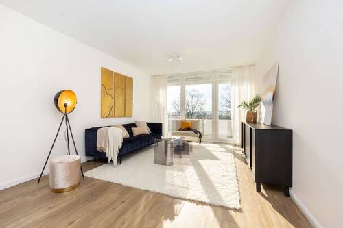 Wohnzimmer - 4 Zimmer Etagenwohnung zum Kaufen in München