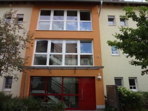 Eingang - Erdgeschosswohnung mit Garten,EBK,TG in Nürnberg-Herpersdorf