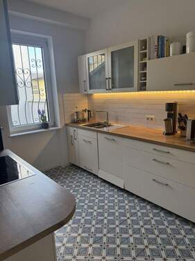 Einbauküche mit Subway-Fliesen - 