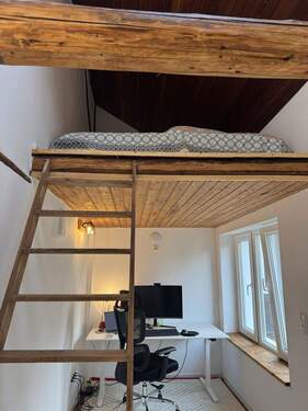 Hochbett im Hinterhaus - 