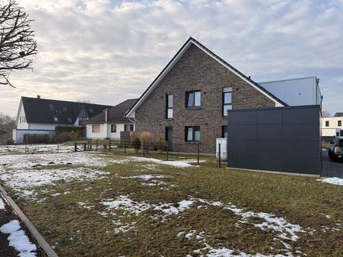 Außenansicht - ...unverbaubarer Blick ins Grüne! Lichtdurchflutete, exklusive Obergeschosswohnung in ruhiger Lage!