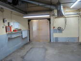 Vorraum zur Laderampe und Hallen - 