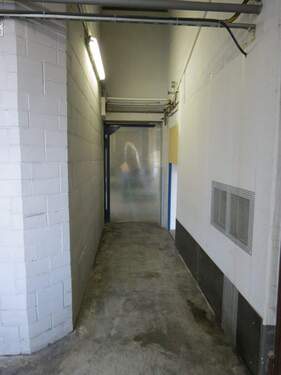 Zugang zu Halle 3 und Halle 2 von der Laderampe - 