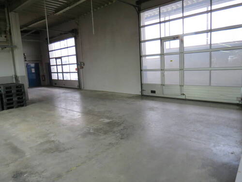 Sektionaltore Zugang zu Halle 1, 2 ,3, 4 + Rampe - 