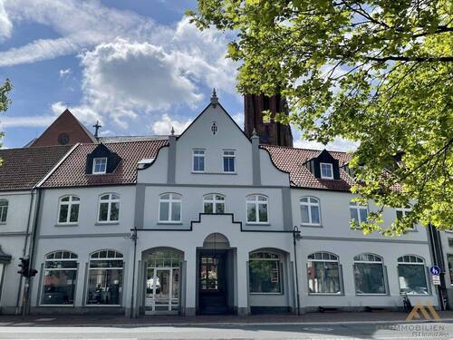 Wohnhaus Frontansicht - Emstek, topsanierte Wohnung in zentraler Ortsmitte von Emstek