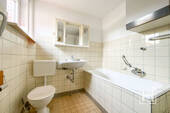Bad mit Badewanne - 3 Zimmer Einfamilienhaus in Daldorf