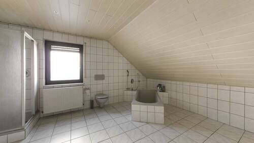 Bad - 3 Zimmer Etagenwohnung in Wartenberg-Rohrbach