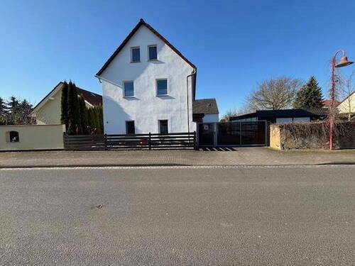 Straßenansicht - 5 Zimmer Einfamilienhaus zum Kaufen in Naunhof