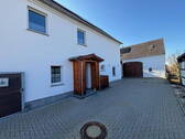 Hofansicht - 5 Zimmer Einfamilienhaus in Naunhof