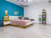 Geräumiges Schlafzimmer - Charmante Wohnung mit ca. 88 Quadratmetern Wohnfläche und gemütlicher Laube