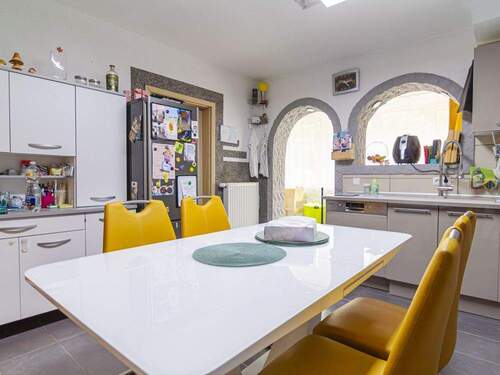 mit großem Platzangebot - 3 Zimmer Etagenwohnung in Zell im Wiesental / Atzenbach