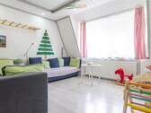 Lichtdurchflutetes Wohnzimmer - 