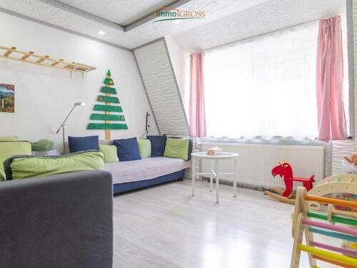 Lichtdurchflutetes Wohnzimmer - 