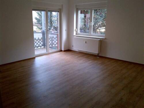 Wohnzimmer - 3 Zimmer Etagenwohnung zur Miete in Eisenach