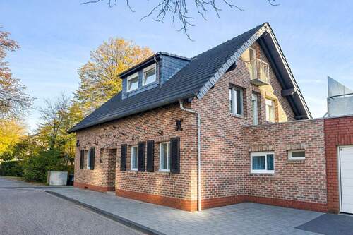 Außenansicht - 8 Zimmer Einfamilienhaus zum Kaufen in Düsseldorf