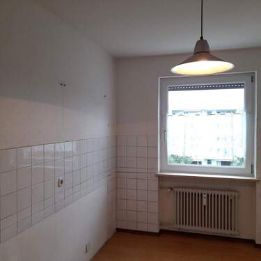 Küche leer - 2 Zimmer Etagenwohnung zur Miete in Bad Reichenhall