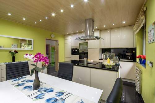 Küche EG - 8 Zimmer Mehrfamilienhaus, Wohnhaus zum Kaufen in Grasellenbach / Hammelbach