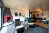 Wohnzimmer EG - 8 Zimmer Mehrfamilienhaus, Wohnhaus in Grasellenbach / Hammelbach