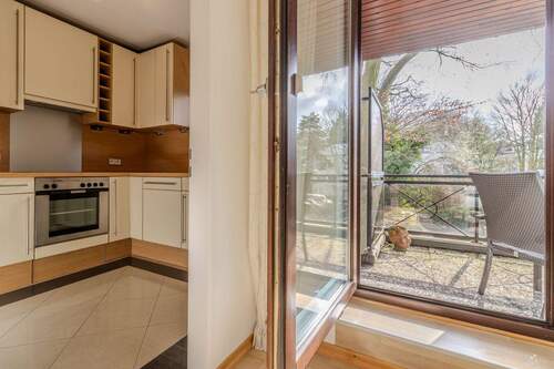 Küche + Blick Balkon - 