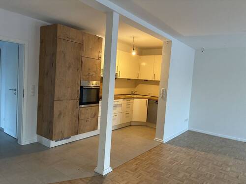 Zimmer 1 mit offene EBK - 