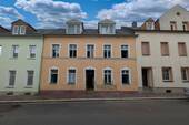 Frontansicht - Mehrfamilienhaus - leerstehend - 19.500,00&nbsp;EUR Kaufpreis, ca.&nbsp; 180,00&nbsp;m&sup2;&nbsp;Wohnfl&auml;che
