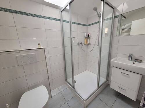 Badezimmer im Dachgeschoss - 