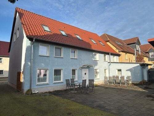 Rückansicht - 1 Zimmer Mehrfamilienhaus, Wohnhaus zum Kaufen in Mirow