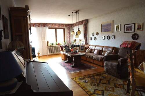 IMG_7075.JPG - 8 Zimmer Etagenwohnung in Blumberg