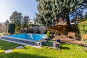 Pool - 8 Zimmer Mehrfamilienhaus, Wohnhaus in Bischofsheim