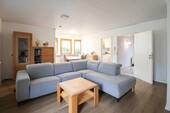 Wohnzimmer EG - 7 Zimmer Einfamilienhaus zum Kaufen in Althengstett