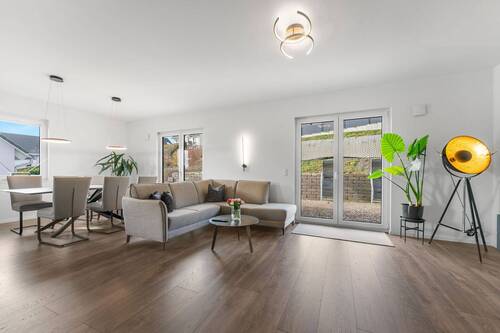 Wohnzimmer - 4 Zimmer Einfamilienhaus in Breckerfeld