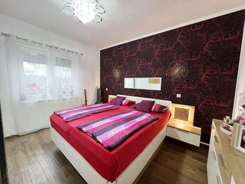 Schlafzimmer - Einfamilienhaus mit 145,00 m² in Schrozberg zum Kaufen