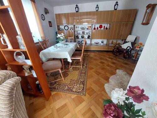 9327168a-979b-4dc8-aeb9-29c7e0d997c9.jpg - 6 Zimmer Einfamilienhaus in Lichte