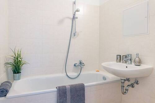 Bad Vergleichswohnung - 1 Zimmer Etagenwohnung in Chemnitz