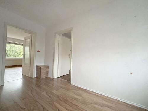 Flur - 6 Zimmer Reihenmittelhaus zum Kaufen in Feuchtwangen