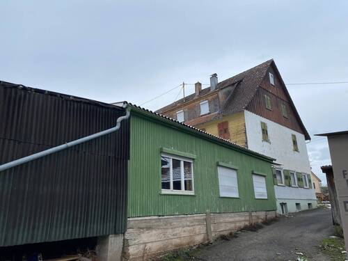 Ansicht mit Anbau, früher Werkstatt / Versammlungsstätte - 