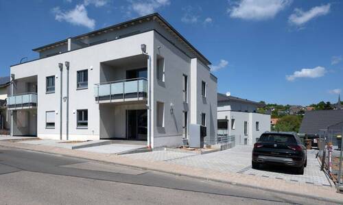 Ansicht von vorne - Die letzte energiesparsame Neubauwohnung mit Aufzug, Balkon, Fußbodenheizung, Terrasse